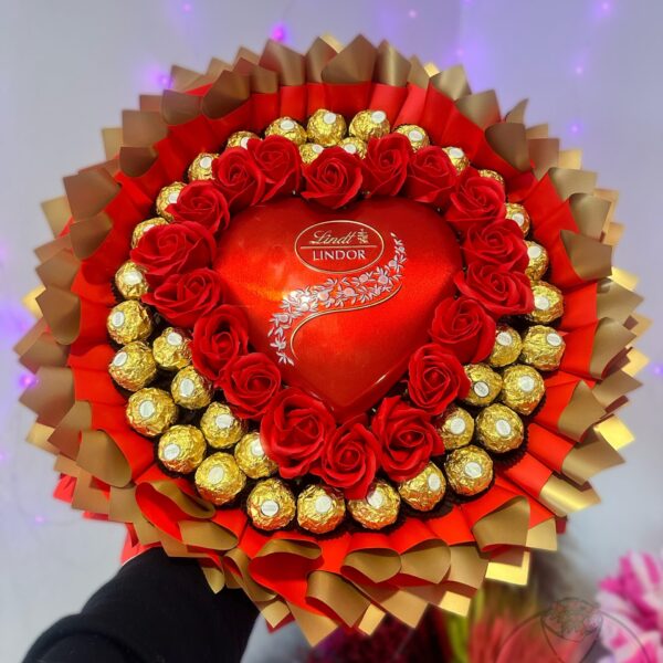 Bukiet z ferrero i lindor 35 cm Serce czerwono-złoty