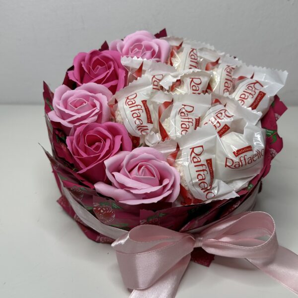 Box oklejony galaretkami różowy