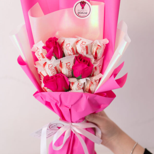 Bukiet jadalny z 12 szt Raffaello i 3 róże mydlane Różowy